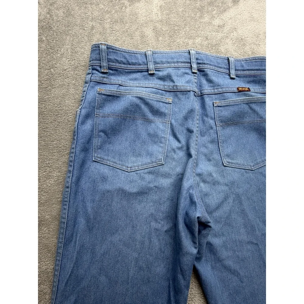 Wrangler Jeans Mens Measured 34x28 Light Wash Blue Straight Leg Classic Fits USA